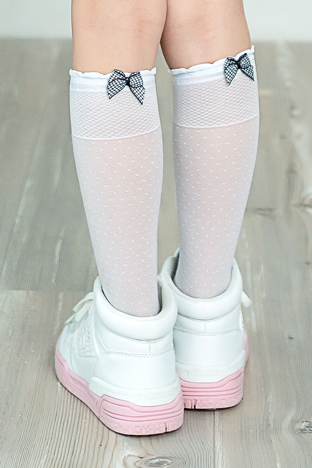 AVA Girls' 20 denier white knee highs (5-10 years)